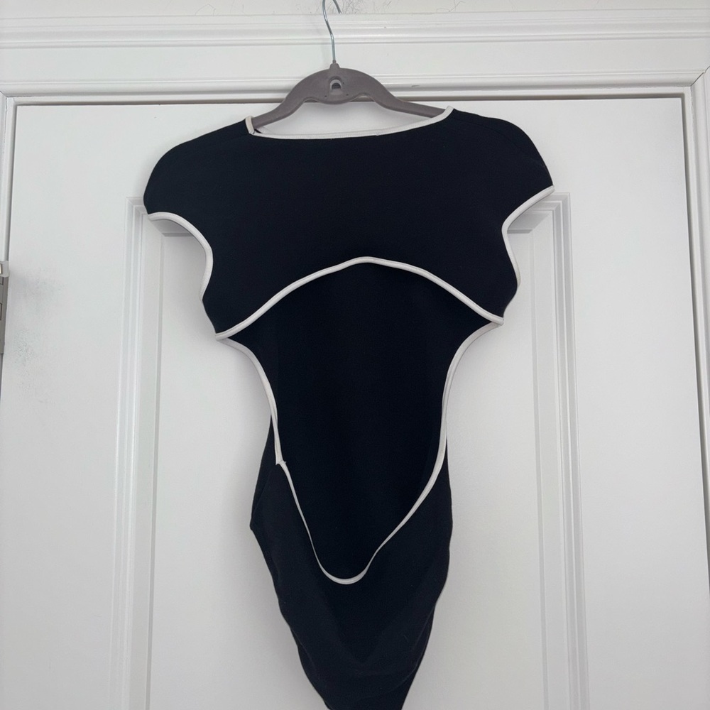 Black and White Trim Backless One-Piece Bodysuit - Picture 7 of 8